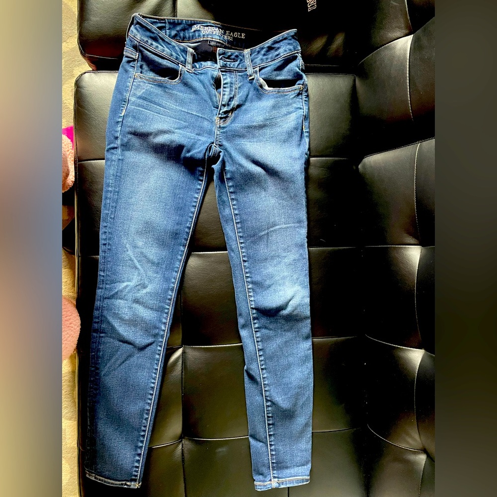 Size 4 American eagle skinny jeans